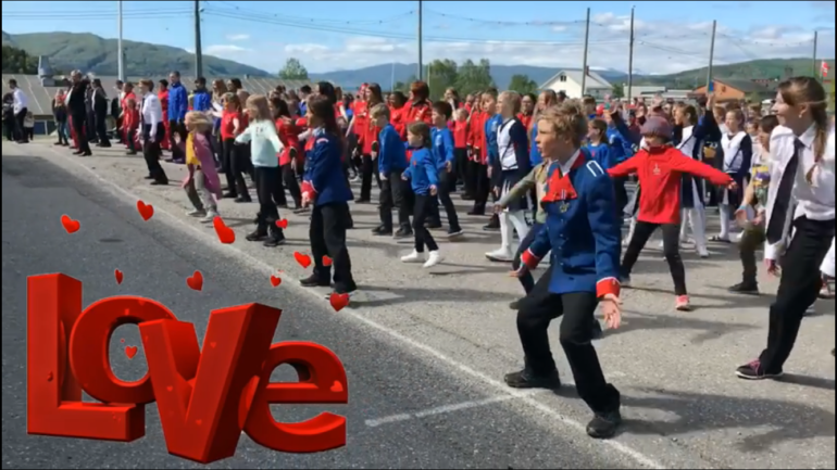 Stevneavslutning , fellesdans med PULSE 2018. Foto: Lise Løvland. 